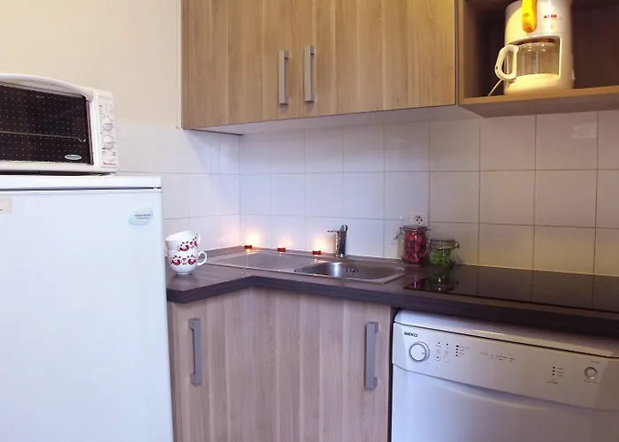 Vvf Pays Basque La Rhune 3* Sare